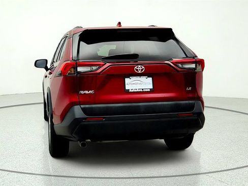 Used 2020 Toyota RAV4 LE FWD image 6