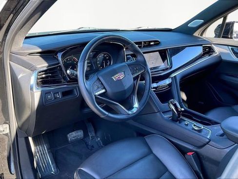 Certified 2025 Cadillac XT6 Premium Luxury image 12