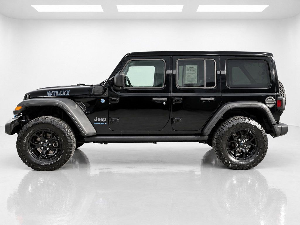 Used 2024 Jeep Wrangler Unlimited AWD/4WD image 5