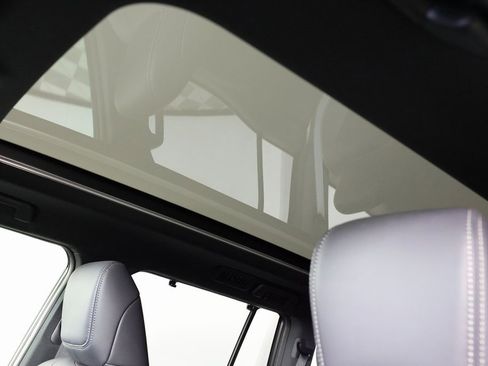 Used 2025 Lexus GX 550 w/ Accessory Package (Z1) image 39