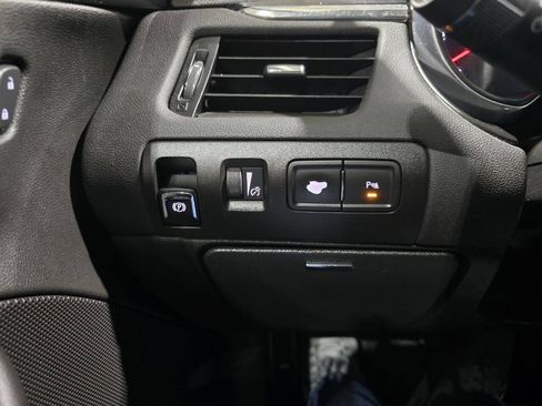 Used 2014 Chevrolet Impala LT w/ Convenience Package image 38