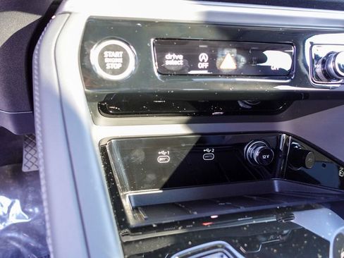 New 2025 Audi Q5 Premium Plus image 22