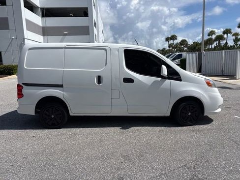 Used 2017 Nissan NV200 SV w/ Technology Package FWD image 2