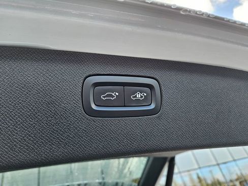 Certified 2023 Volvo XC90 T8 Ultimate image 12