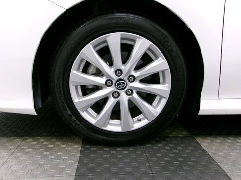 Used 2019 Toyota Camry LE FWD image 15