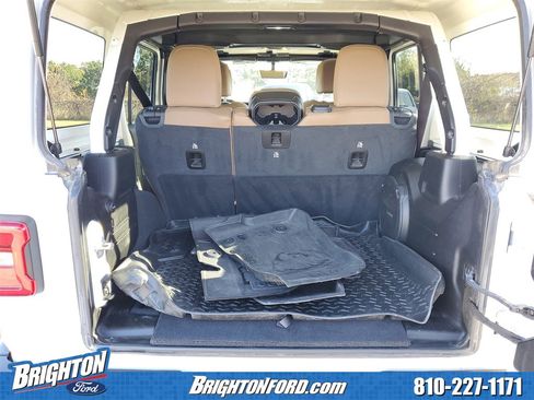 Used 2021 Jeep Wrangler Unlimited Sahara image 7