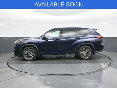 Used 2022 Toyota Highlander Limited AWD/4WD image 4