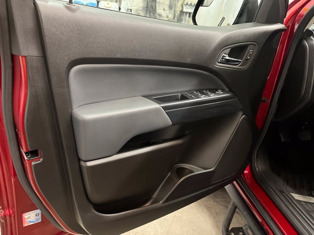 Used 2021 Chevrolet Colorado Z71 AWD/4WD image 12