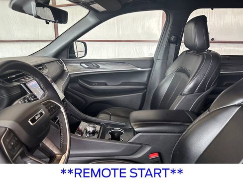 Used 2024 Jeep Grand Cherokee L Limited w/ Luxury Tech Group II image 16