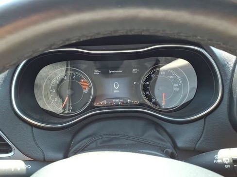 Used 2019 Jeep Cherokee Limited AWD/4WD image 9