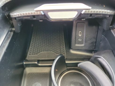 Used 2024 Mercedes-Benz GLC 300 4MATIC image 12