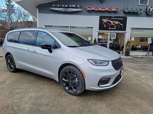 New 2026 Chrysler Pacifica Select image 1