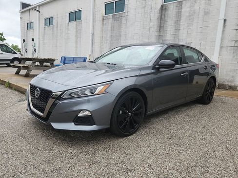 Used 2022 Nissan Altima 2.5 SR FWD image 3