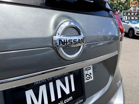 Used 2017 Nissan Rogue SV w/ SV Premium Package image 31