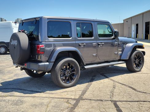 Used 2021 Jeep Wrangler Unlimited Sahara w/ Cold Weather Group AWD/4WD image 4