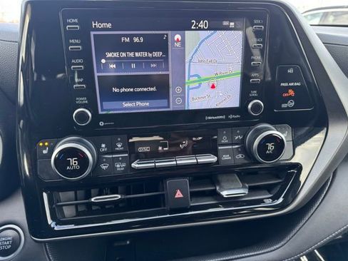 Used 2021 Toyota Highlander XLE image 15