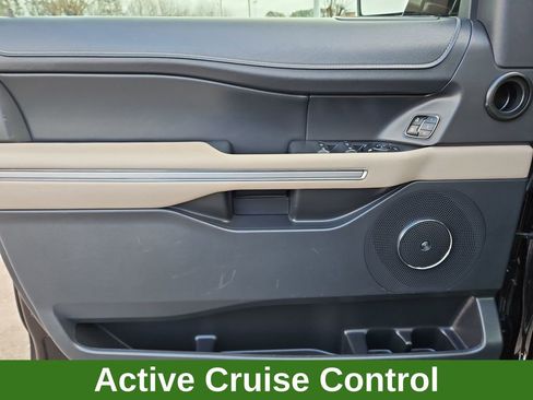 Used 2023 Ford Expedition Limited image 25