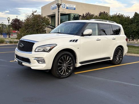 Used 2017 INFINITI QX80 4WD w/ Driver Assistance Package image 16