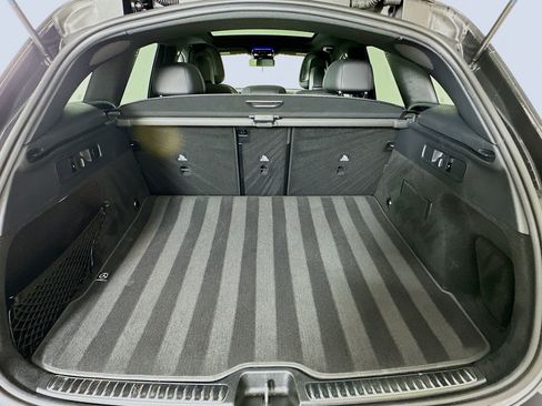 Used 2025 Mercedes-Benz GLC 300 4MATIC image 29