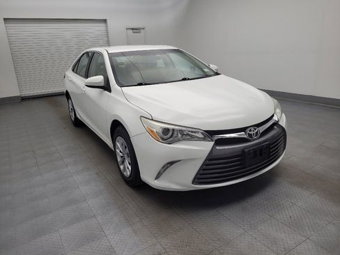 Used 2015 Toyota Camry LE image 13
