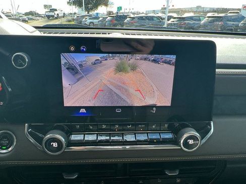 Used 2024 Chevrolet Colorado ZR2 w/ ZR2 Convenience Package III image 62