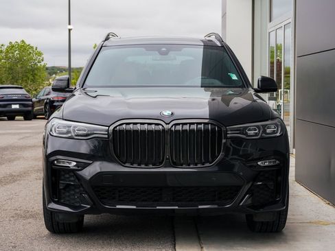 Used 2022 BMW X7 xDrive40i w/ M Sport Package AWD/4WD image 5