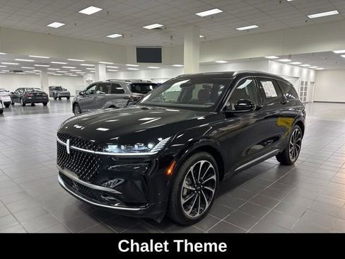 Used 2024 Lincoln Nautilus Black Label AWD/4WD image 3