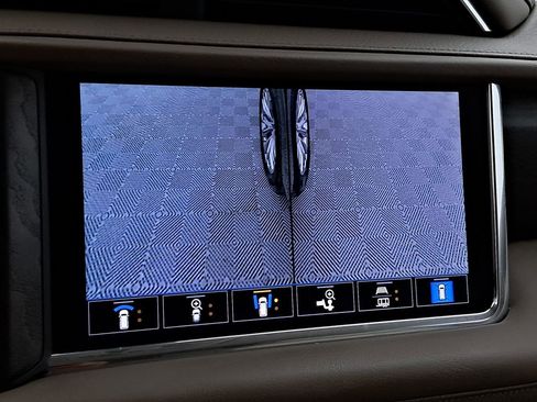 Used 2021 GMC Yukon Denali w/ Denali Premium Package image 29