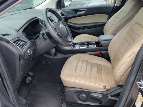 Used 2019 Ford Edge SE FWD image 16