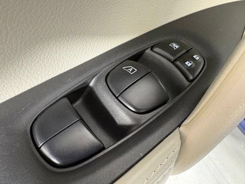 Used 2022 Nissan Rogue Sport SL w/ Premium Package FWD image 20