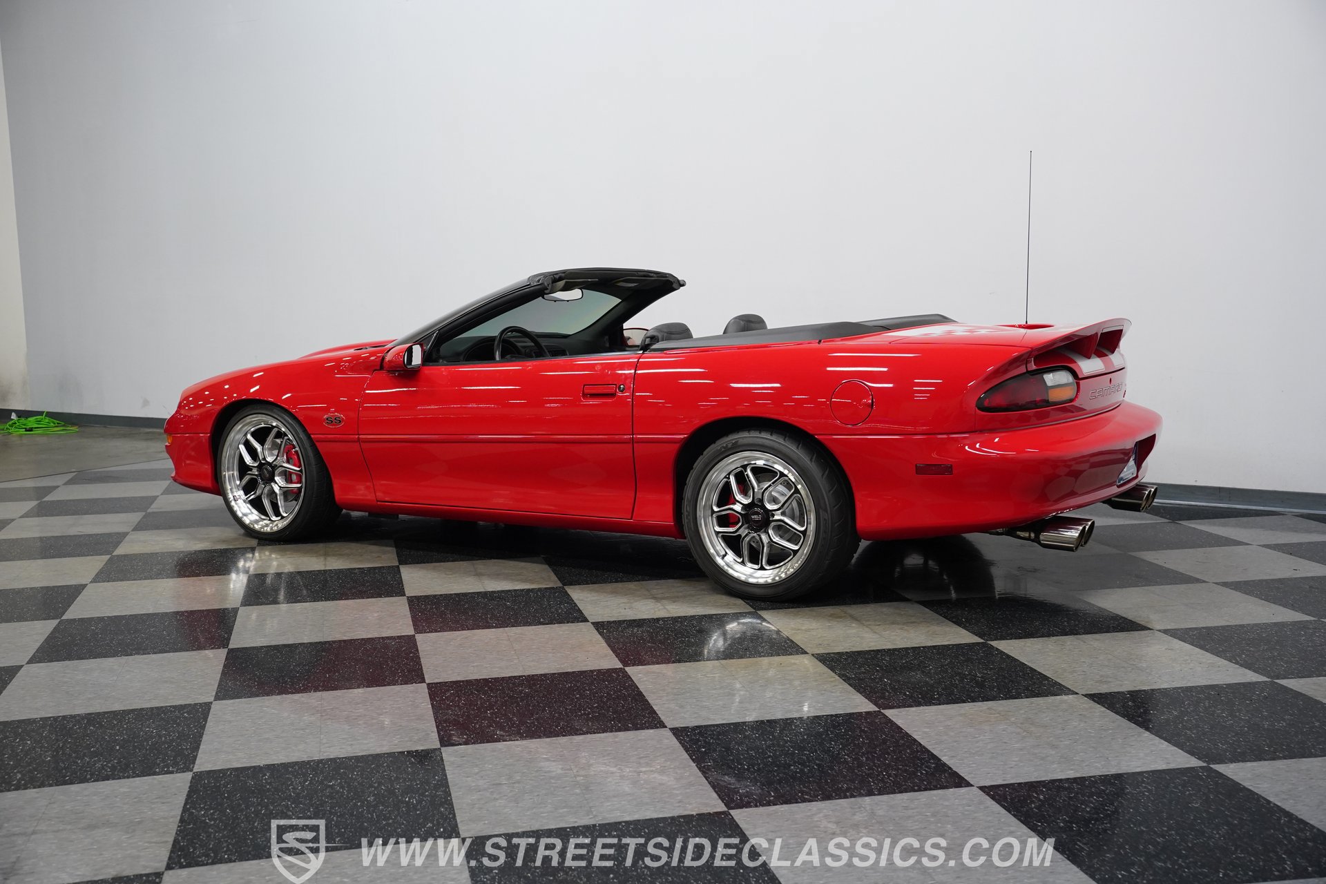 Used 2002 Chevrolet Camaro Z28 w/ SS Performance/Appearance Pkg RWD image 9