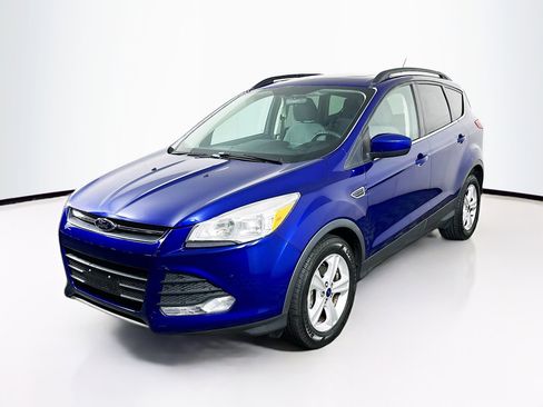 Used 2015 Ford Escape SE w/ Equipment Group 201A image 3