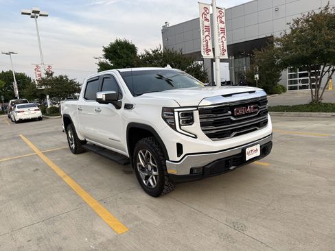 Used 2022 GMC Sierra 1500 SLT image 4