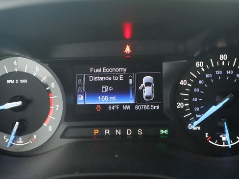 Used 2017 Ford Fusion SE image 2