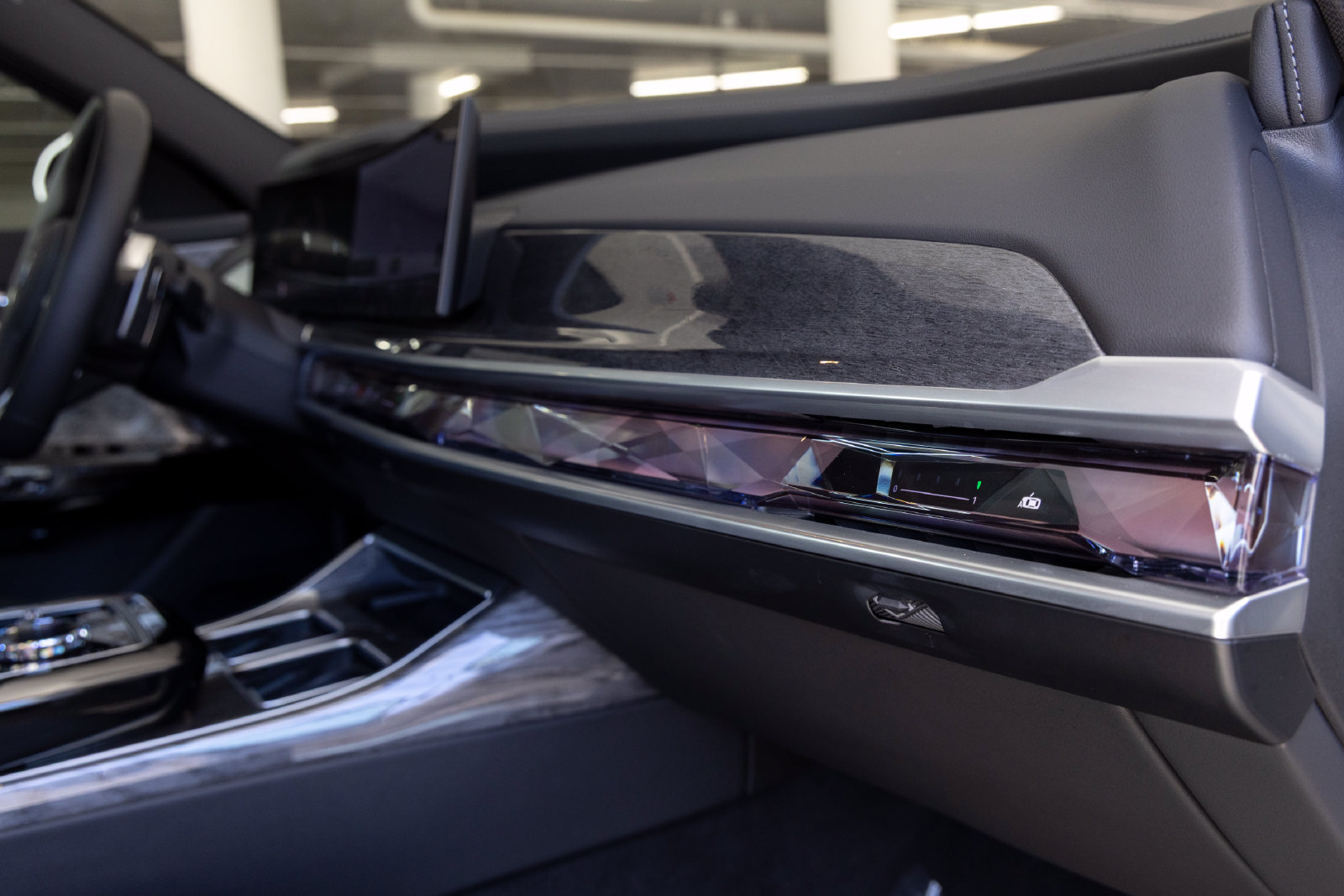Certified 2025 BMW 760i xDrive AWD/4WD image 31