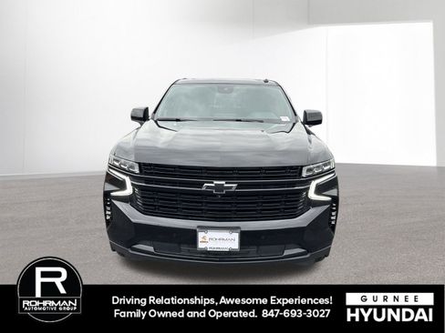 Used 2024 Chevrolet Suburban RST w/ Luxury Package AWD/4WD image 3