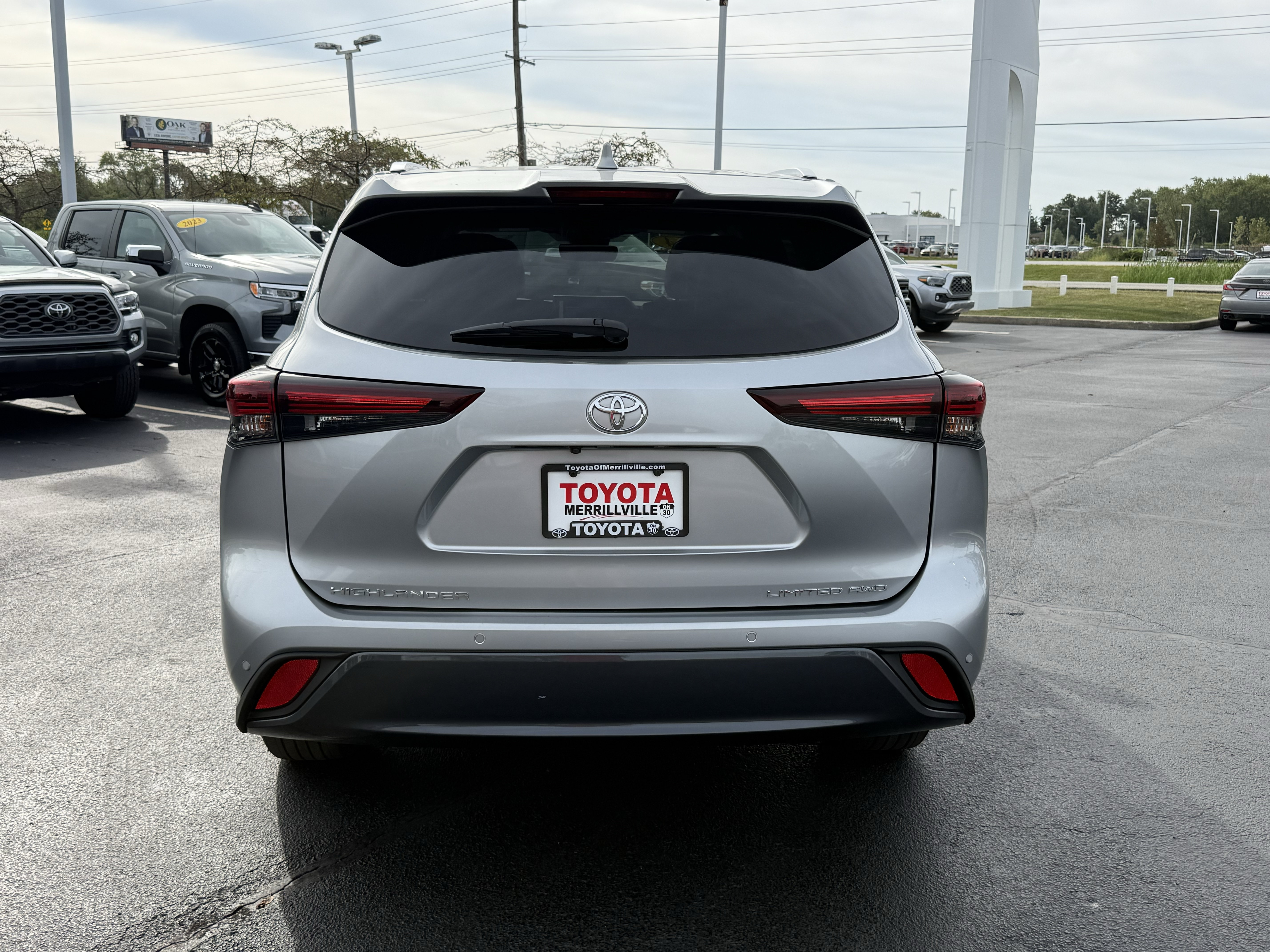 Used 2024 Toyota Highlander Limited AWD/4WD image 11