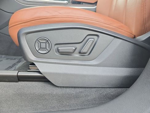 Used 2022 Audi Q8 Premium Plus image 27