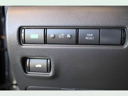Used 2024 Nissan Sentra S image 30