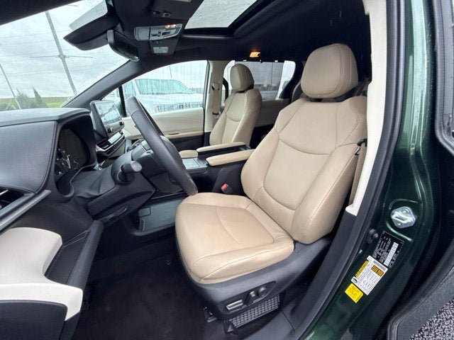 Used 2024 Toyota Sienna XLE AWD/4WD image 23