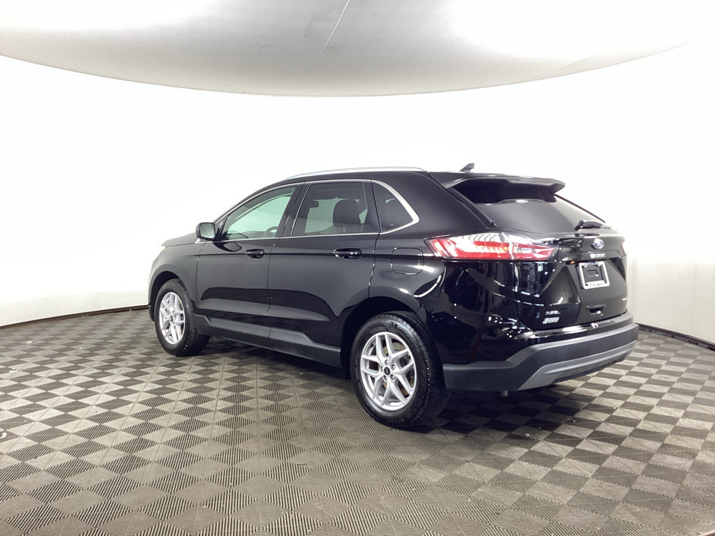Certified 2024 Ford Edge SEL w/ Convenience Package AWD/4WD image 4