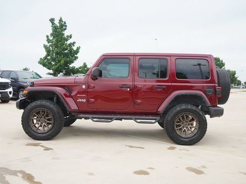 Used 2022 Jeep Wrangler Unlimited Sahara w/ Cold Weather Group AWD/4WD image 6