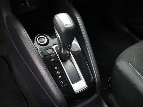 Used 2020 Nissan Kicks S image 19