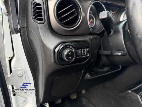 Used 2020 Jeep Gladiator Sport w/ Quick Order Package 23S image 32