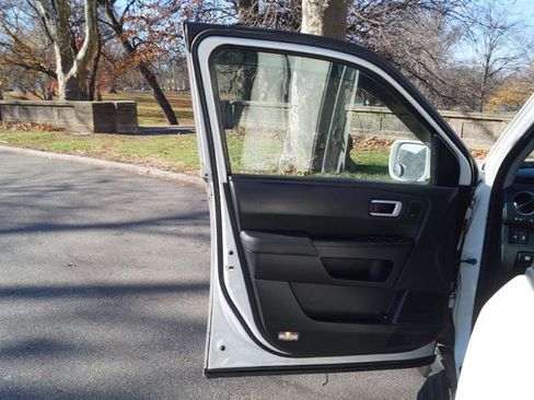 Used 2015 Honda Pilot Touring image 18