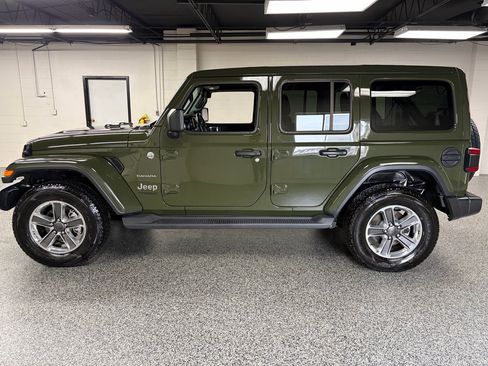 Used 2022 Jeep Wrangler Unlimited Sahara w/ LED Lighting Group image 8