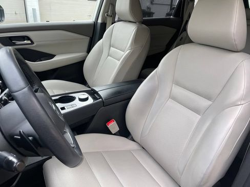 Certified 2023 Nissan Rogue SV w/ SV Premium B Package AWD/4WD image 7