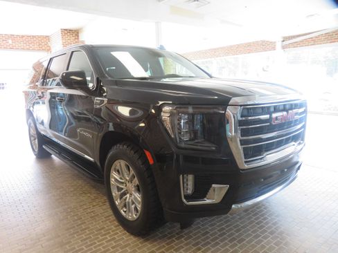 Used 2021 GMC Yukon XL SLT RWD image 3