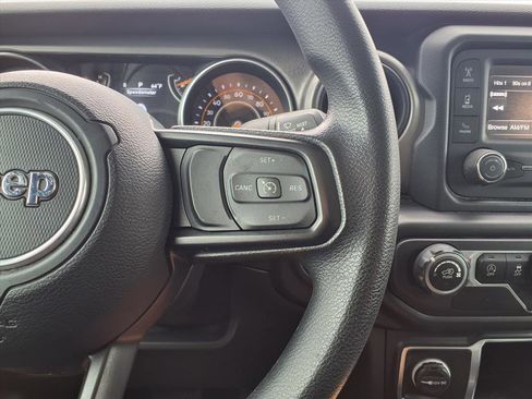 Used 2021 Jeep Gladiator Sport image 11