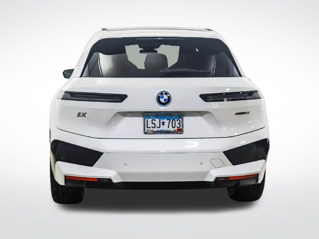Certified 2024 BMW iX xDrive50 w/ Premium Package AWD/4WD image 4